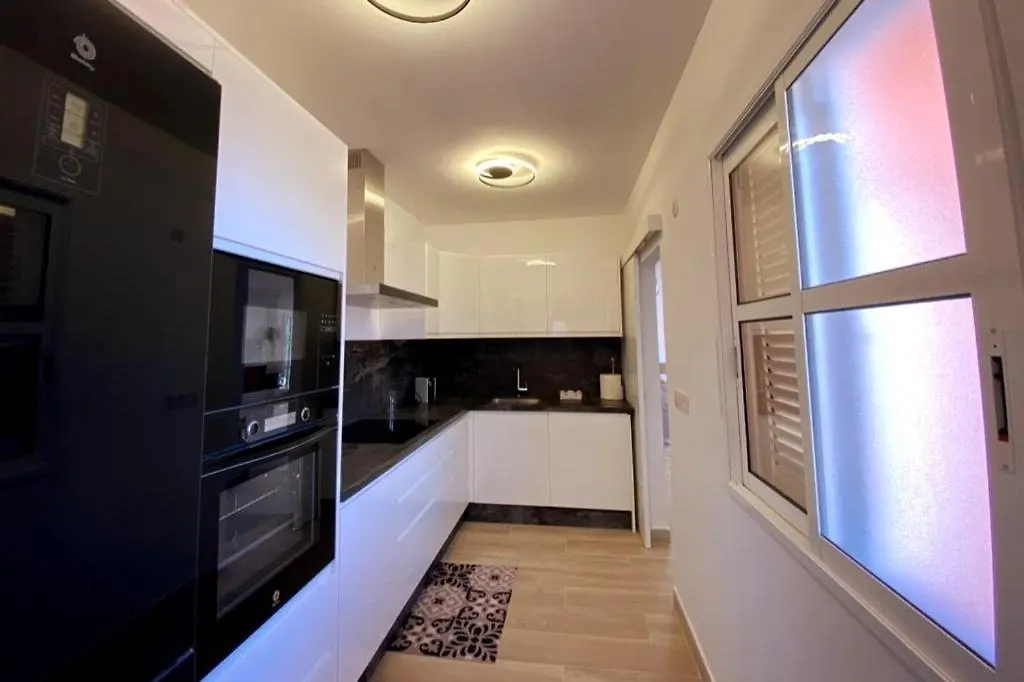 אדחה Spacious Villa 500 M From The Sea! Playa Del Duque בית נופש