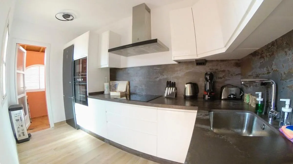 אדחה Spacious Villa 500 M From The Sea! Playa Del Duque בית נופש