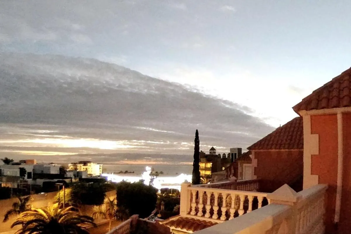 אדחה Spacious Villa 500 M From The Sea! Playa Del Duque 0*,  ספרד