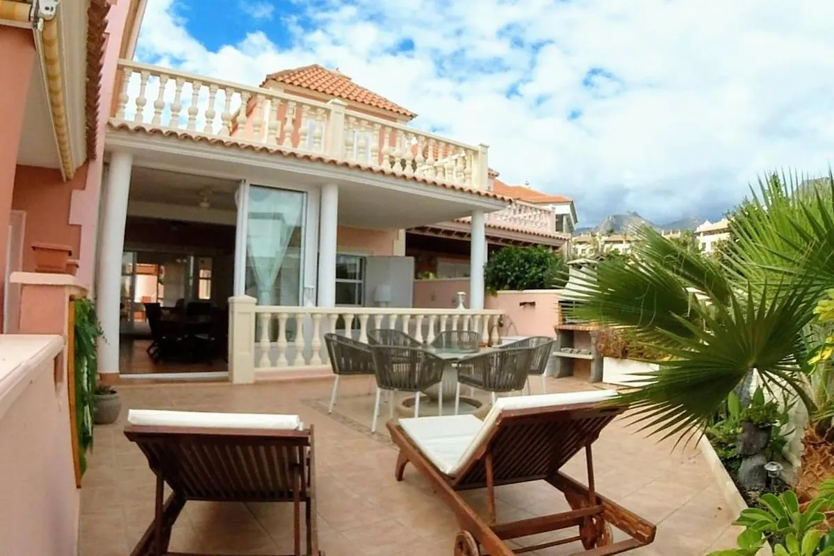 Prázdninový dům Spacious Villa 500 M From The Sea! Playa Del Duque Costa Adeje  Španělsko