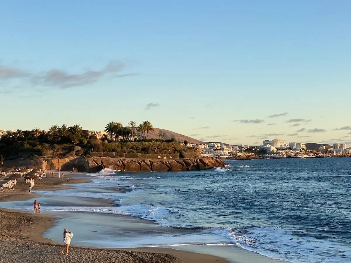 Semesterbostad Spacious Villa 500 M From The Sea! Playa Del Duque Costa Adeje  Spanien